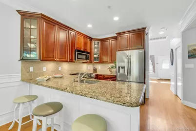 19 Meadow Court, Oakdale, NY 11769 - Photo 16