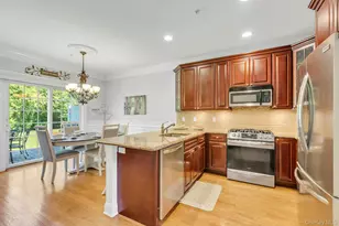 19 Meadow Ct, Oakdale, NY 11769 - Photo 10