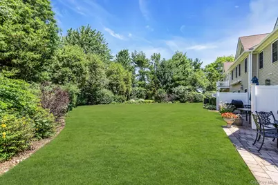 19 Meadow Court, Oakdale, NY 11769 - Photo 34