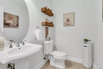 19 Meadow Court, Oakdale, NY 11769 - Photo 18