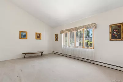 27 Spacecraft Lane, Hauppauge, NY 11788 - Photo 4