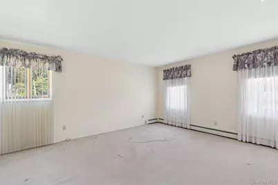 27 Spacecraft Lane, Hauppauge, NY 11788 - Photo 18