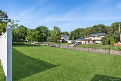 27 Spacecraft Lane, Hauppauge, NY 11788 - Photo 32