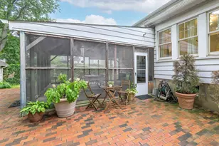 33 Oakland St, Huntington, NY 11743 - Photo 38