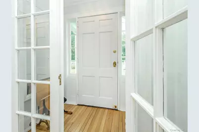 33 Oakland Street, Huntington, NY 11743 - Photo 2