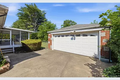 169 Landau Avenue, Floral Park, NY 11001 - Photo 22