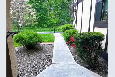 3 Loudon Drive #6, Fishkill, NY 12524 - Photo 2