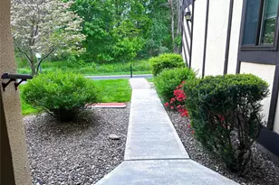 3 Loudon Dr, Fishkill, NY 12524 - Photo 2