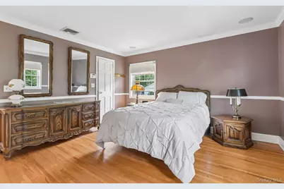 150 High Street, East Williston, NY 11596 - Photo 10