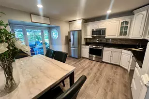 2 Peters Ln, Port Jefferson Station, NY 11776 - Photo 14