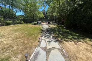 2 Peters Ln, Port Jefferson Station, NY 11776 - Photo 4