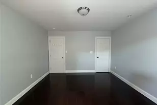 119-30 Poppenhusen Ave, College Point, NY 11356 - Photo 8
