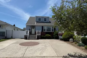 476 Bernard St, East Meadow, NY 11554 - Photo 2