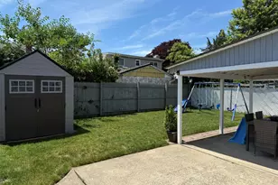476 Bernard St, East Meadow, NY 11554 - Photo 4