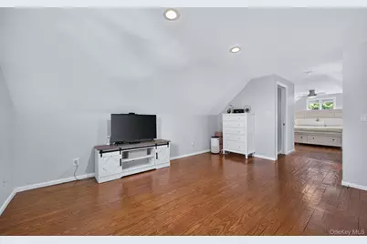 38 Oakwood Street, Greenlawn, NY 11740 - Photo 22