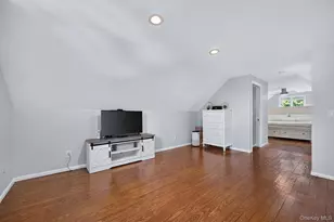 38 Oakwood St, Greenlawn, NY 11740 - Photo 22