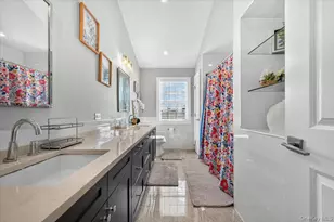 84 Choir Ln, Westbury, NY 11590 - Photo 18