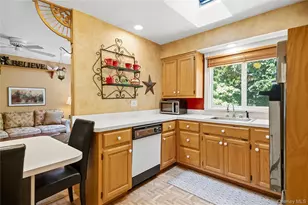 304 Concord St, Dix Hills, NY 11746 - Photo 16