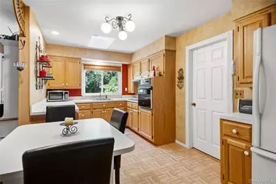 304 Concord Street, Dix Hills, NY 11746 - Photo 14