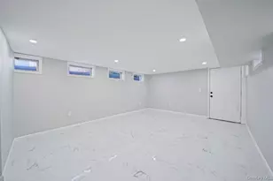 530 Washington Ave, West Hempstead, NY 11552 - Photo 26
