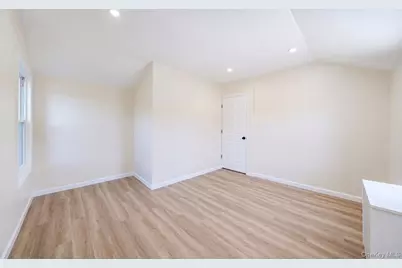 530 Washington Avenue, West Hempstead, NY 11552 - Photo 18