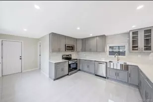 530 Washington Ave, West Hempstead, NY 11552 - Photo 14