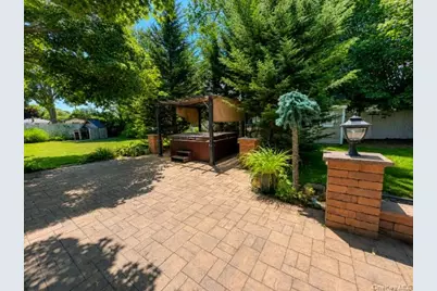 21 Kevin Road, Commack, NY 11725 - Photo 2