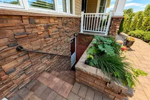 21 Kevin Rd, Commack, NY 11725 - Photo 6