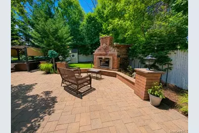 21 Kevin Road, Commack, NY 11725 - Photo 4