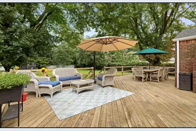 240 Plainview Road, Woodbury, NY 11797 - Photo 14