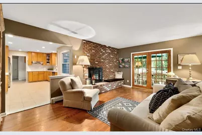 240 Plainview Road, Woodbury, NY 11797 - Photo 6