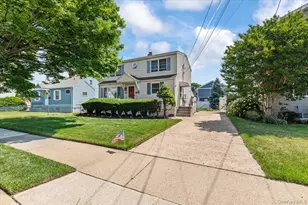 45 Concord Ave, Bethpage, NY 11714 - Photo 2