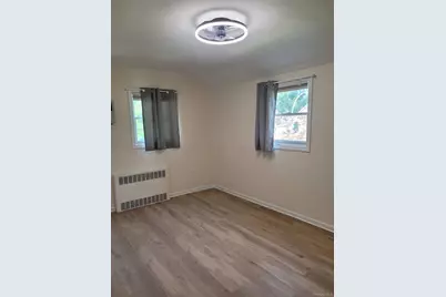 21104 Richland Avenue, Oakland Gardens, NY 11364 - Photo 24