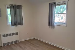 211-04 Richland Ave, Oakland Gardens, NY 11364 - Photo 24