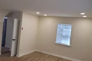 211-04 Richland Ave, Oakland Gardens, NY 11364 - Photo 16