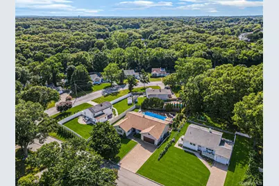 158 Saint Nicholas Avenue, Smithtown, NY 11787 - Photo 42