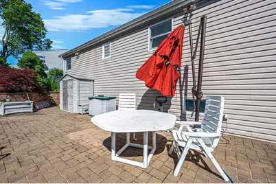 158 Saint Nicholas Avenue, Smithtown, NY 11787 - Photo 36