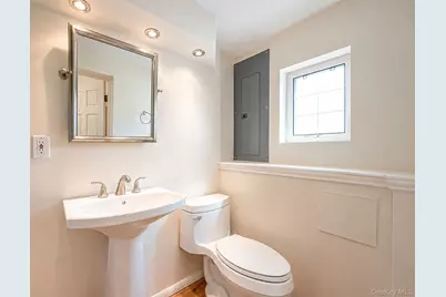 158 Saint Nicholas Avenue, Smithtown, NY 11787 - Photo 24