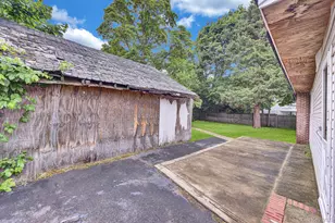 39 3rd Ave, Westbury, NY 11590 - Photo 16