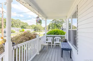 106 Chanel Dr E, Shirley, NY 11967 - Photo 10