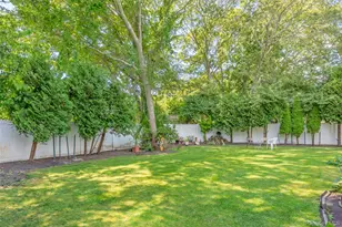 106 Chanel Dr E, Shirley, NY 11967 - Photo 6
