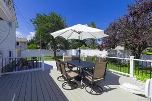 21 Pine Tree Ave, Hicksville, NY 11801 - Photo 24