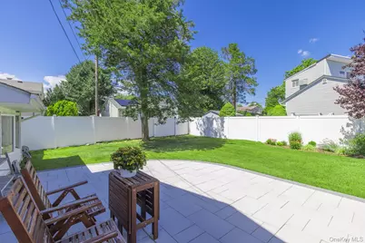 21 Pinetree Avenue, Hicksville, NY 11801 - Photo 22