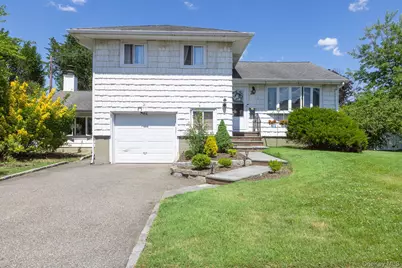 21 Pinetree Avenue, Hicksville, NY 11801 - Photo 1
