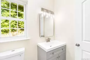 138 Half Moon Rd, Highland, NY 12528 - Photo 6