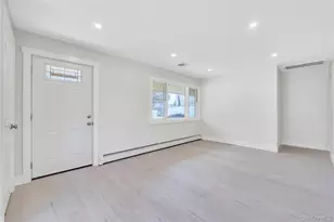 23 Kevin Ln, Bethpage, NY 11714 - Photo 4