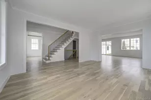 16 Travers St, Manhasset, NY 11030 - Photo 4
