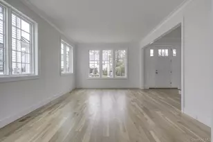 16 Travers St, Manhasset, NY 11030 - Photo 6