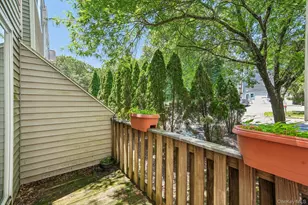 212 Arlington Ct, Bardonia, NY 10954 - Photo 32