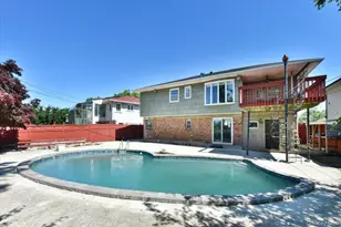 687 Golf Dr, Woodmere, NY 11581 - Photo 32